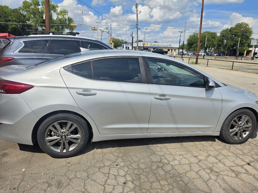 Hyundai Elantra  2018