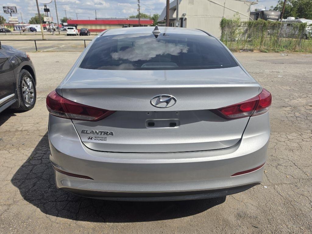 Hyundai Elantra  2018