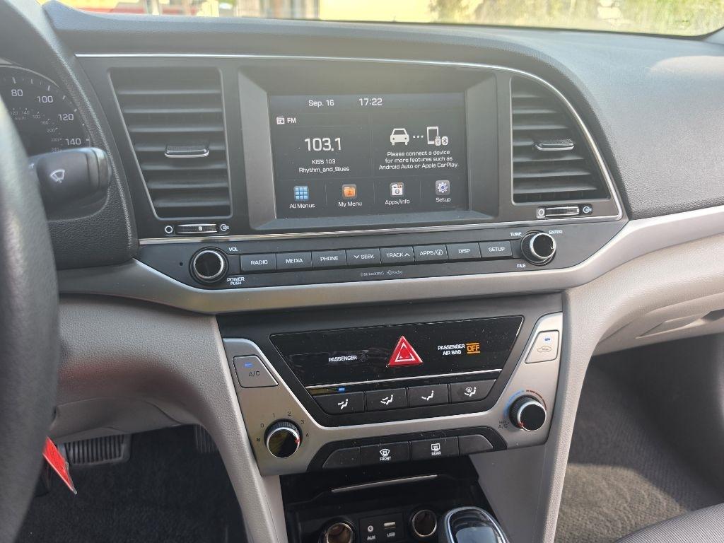 Hyundai Elantra  2018