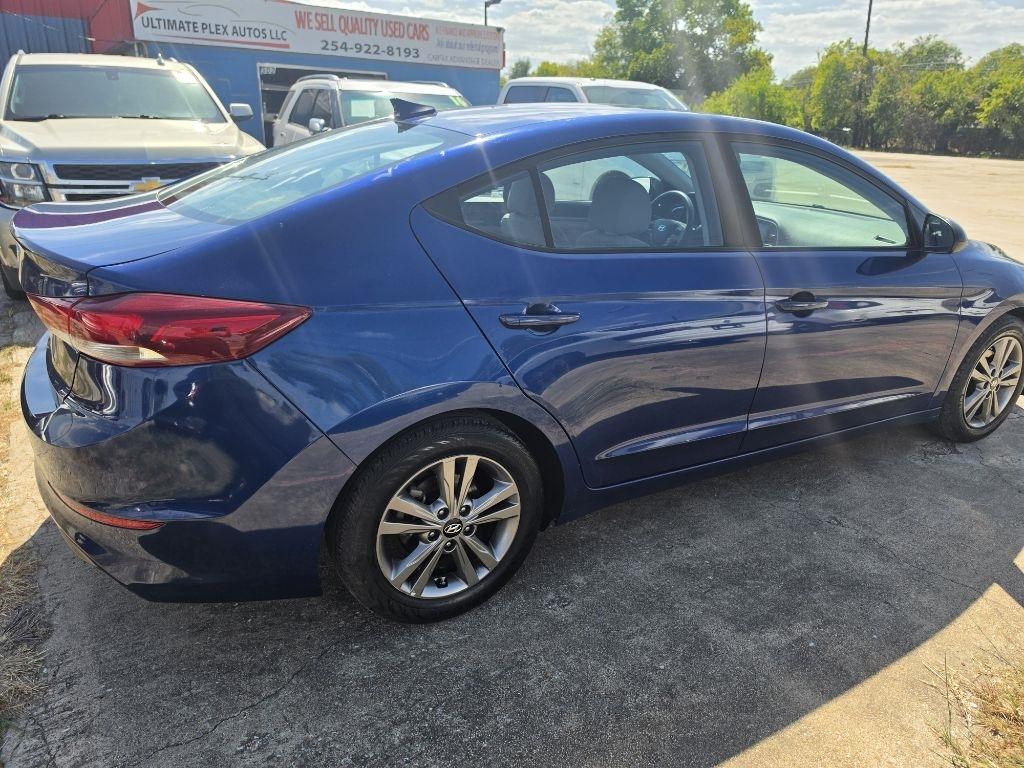 Hyundai Elantra  2018