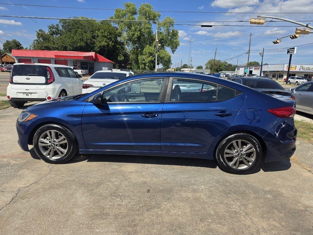Hyundai Elantra  2018