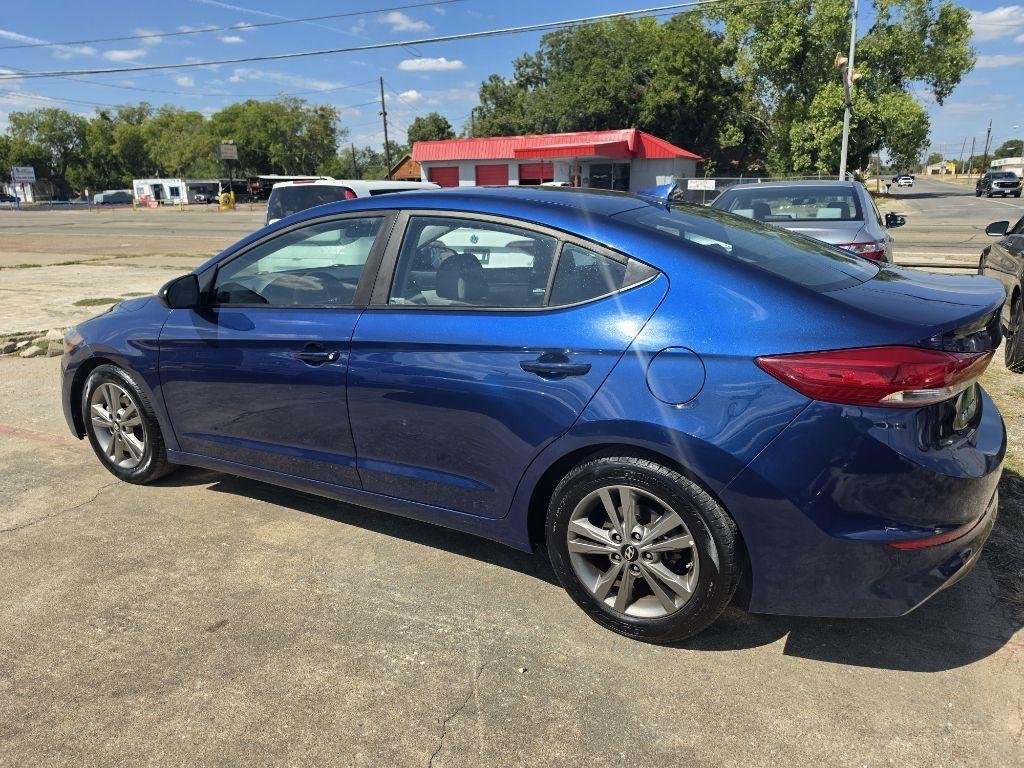 Hyundai Elantra  2018