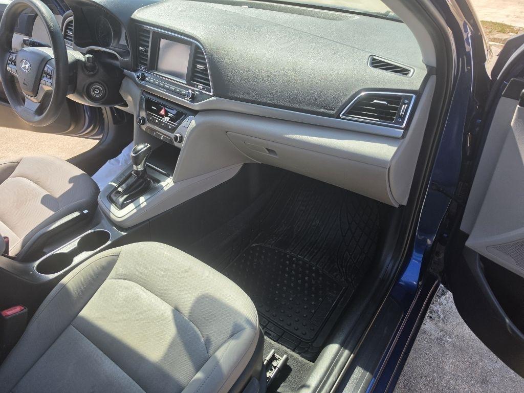 Hyundai Elantra  2018