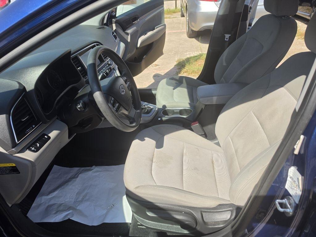 Hyundai Elantra  2018
