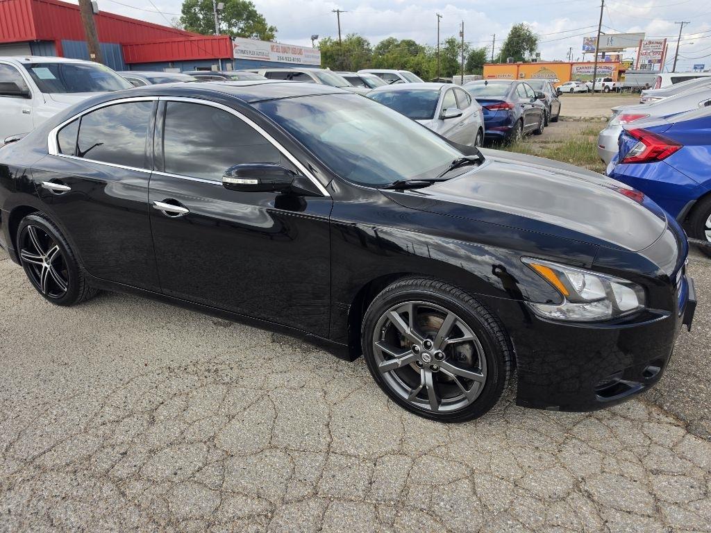Nissan Maxima photo 4