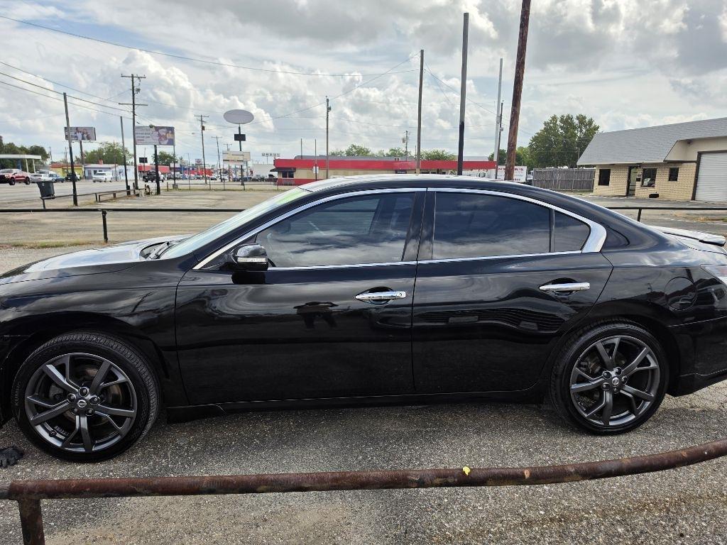 Nissan Maxima photo 10