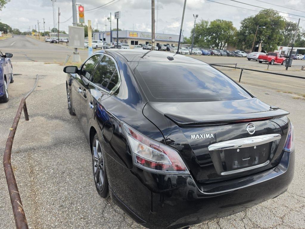 Nissan Maxima photo 11