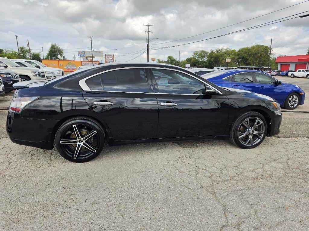 Nissan Maxima photo 12