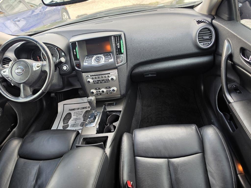 Nissan Maxima photo 13