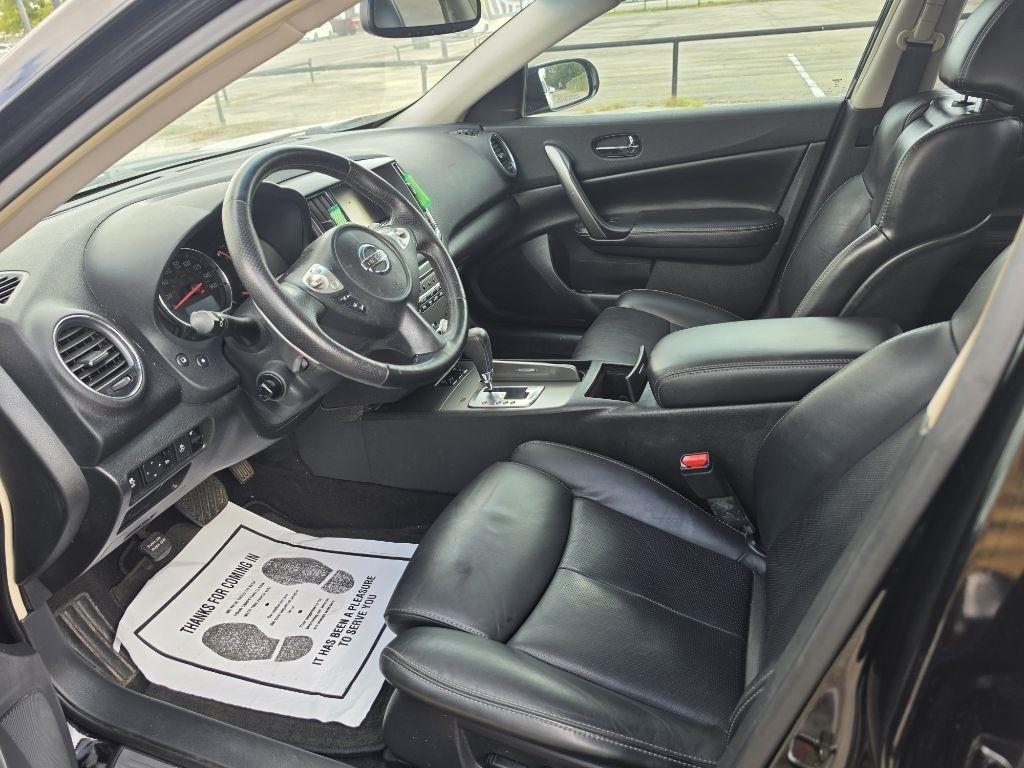 Nissan Maxima photo 14