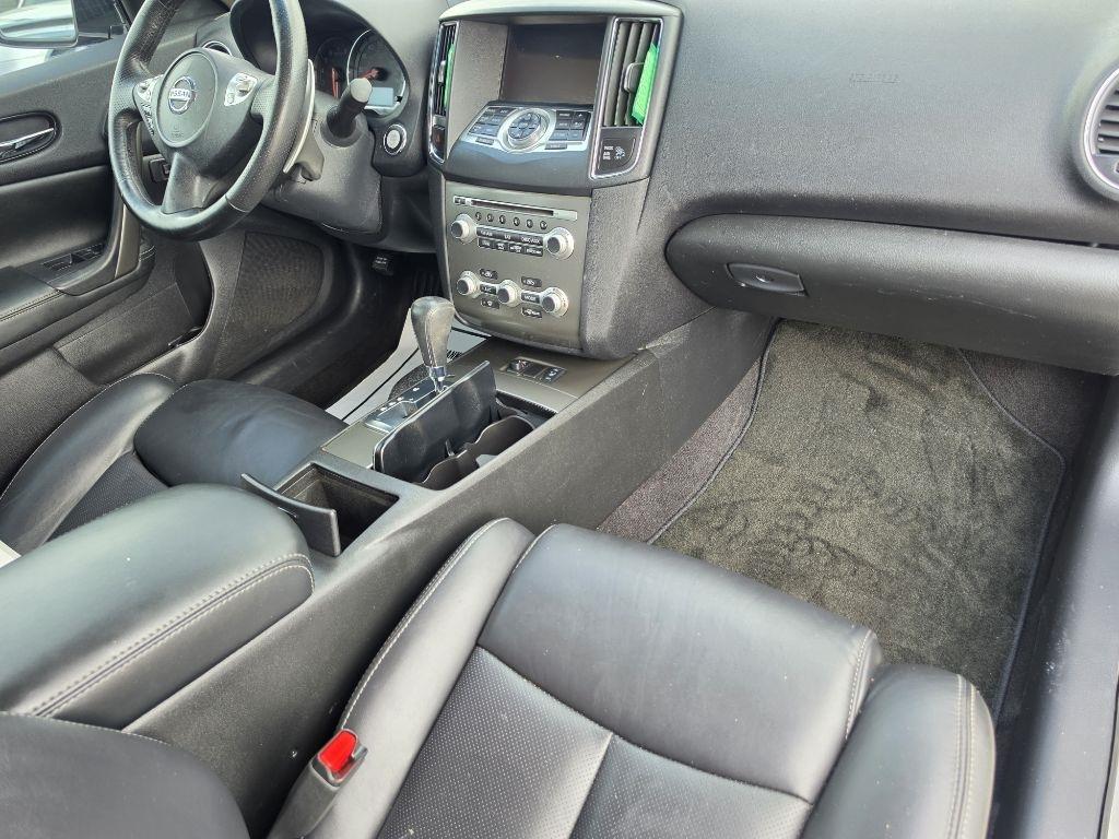 Nissan Maxima photo 19