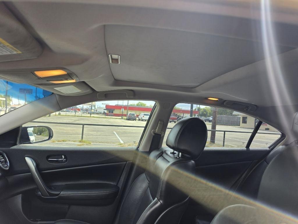 Nissan Maxima photo 21