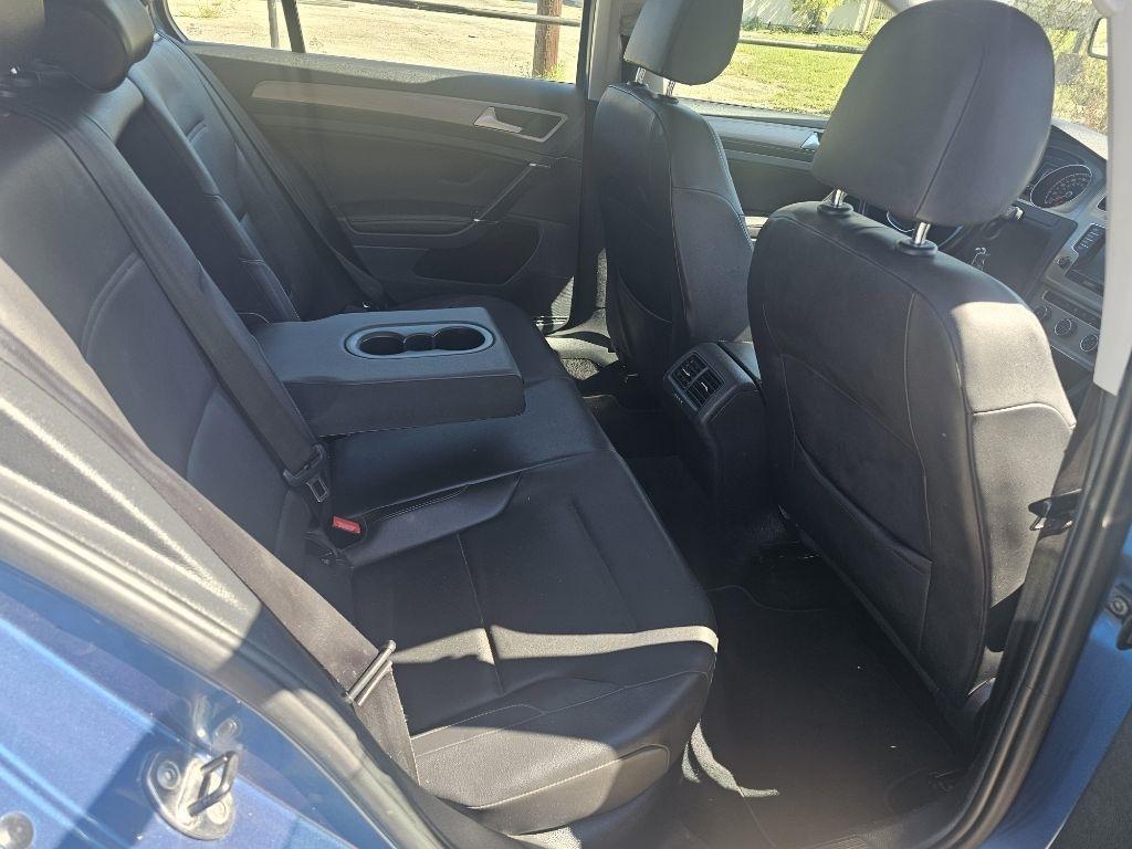 Volkswagen Golf  2015