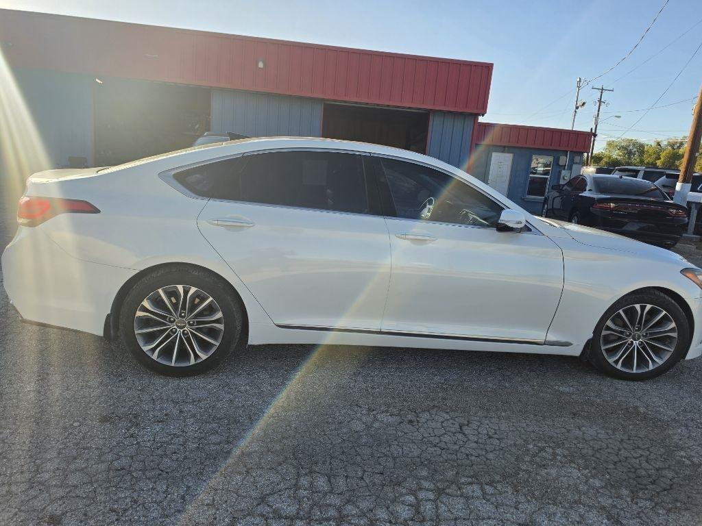 Hyundai Genesis photo 12
