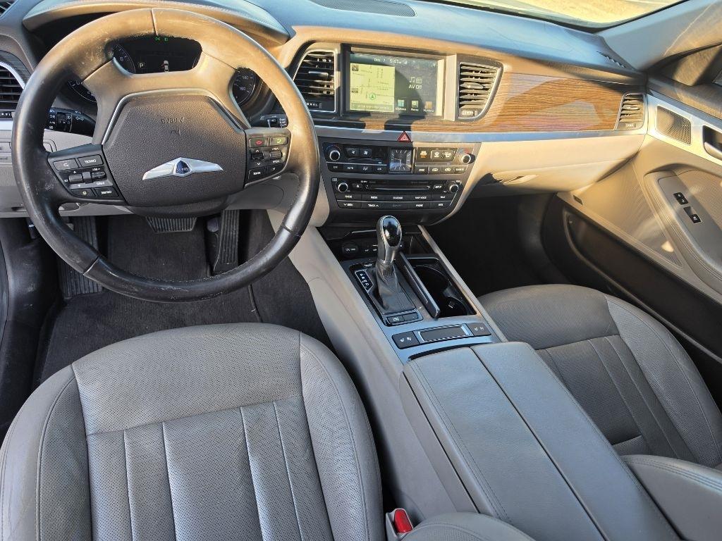 Hyundai Genesis photo 14
