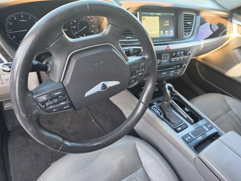Hyundai Genesis photo 15