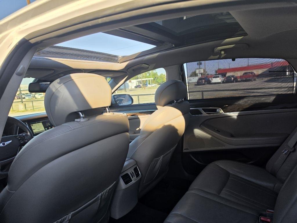 Hyundai Genesis photo 21