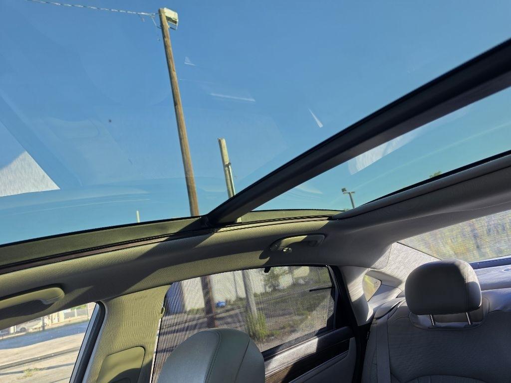 Hyundai Genesis photo 22