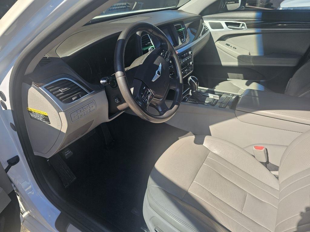 Hyundai Genesis photo 29