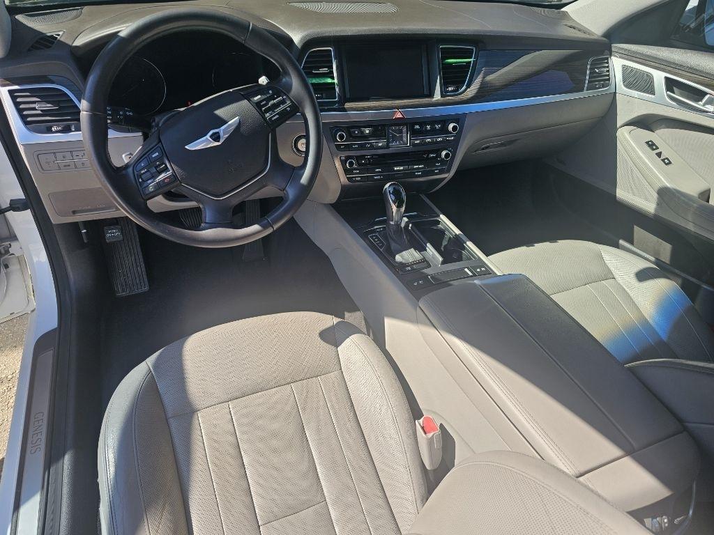 Hyundai Genesis photo 34
