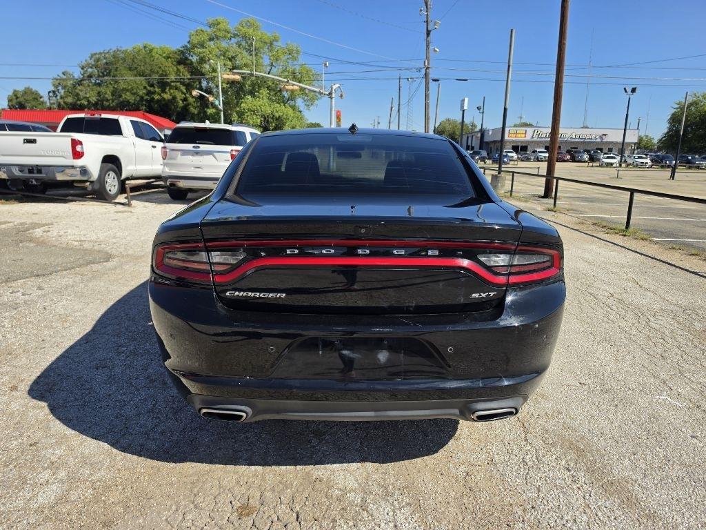 Dodge Charger photo 8