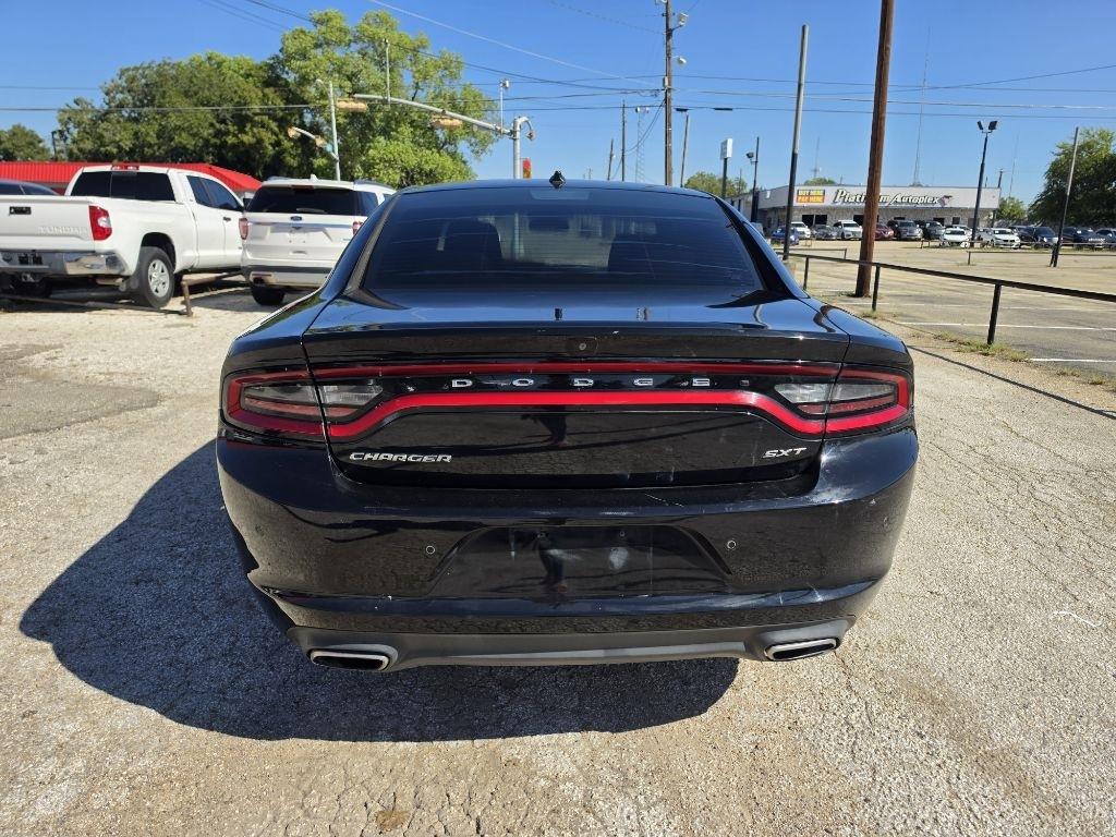 Dodge Charger photo 10