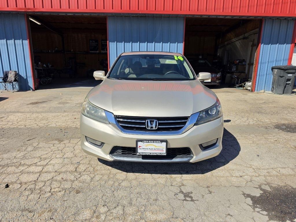 Honda Accord photo 2