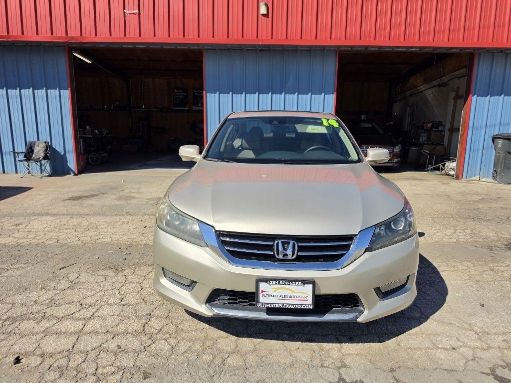 Honda Accord photo 3