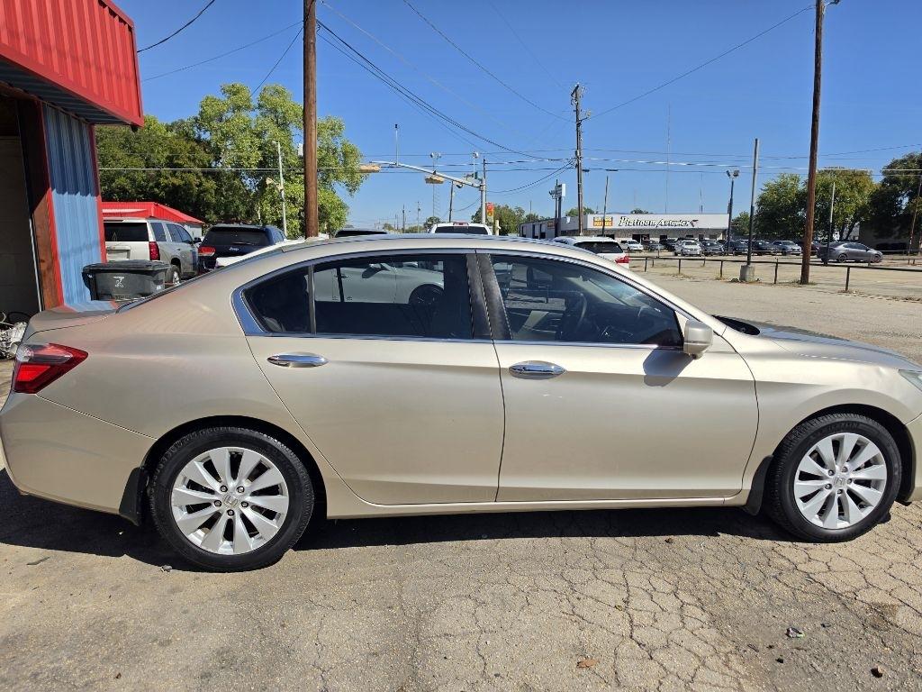 Honda Accord photo 4