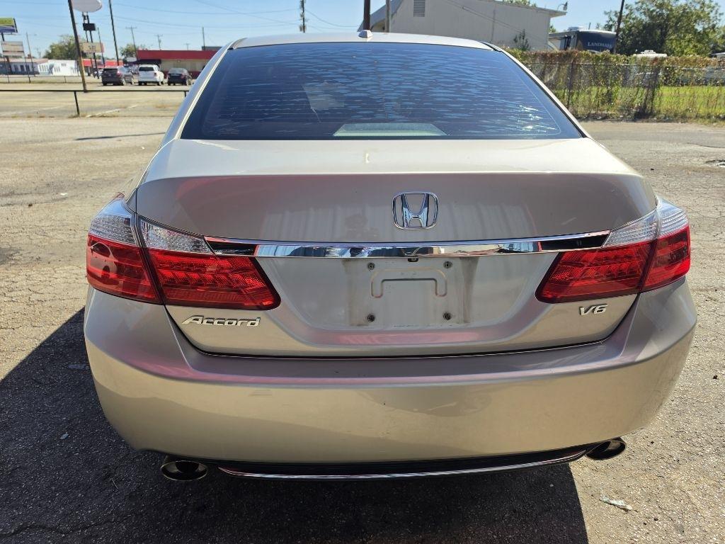 Honda Accord photo 7