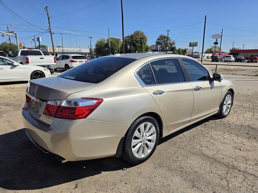 Honda Accord photo 8