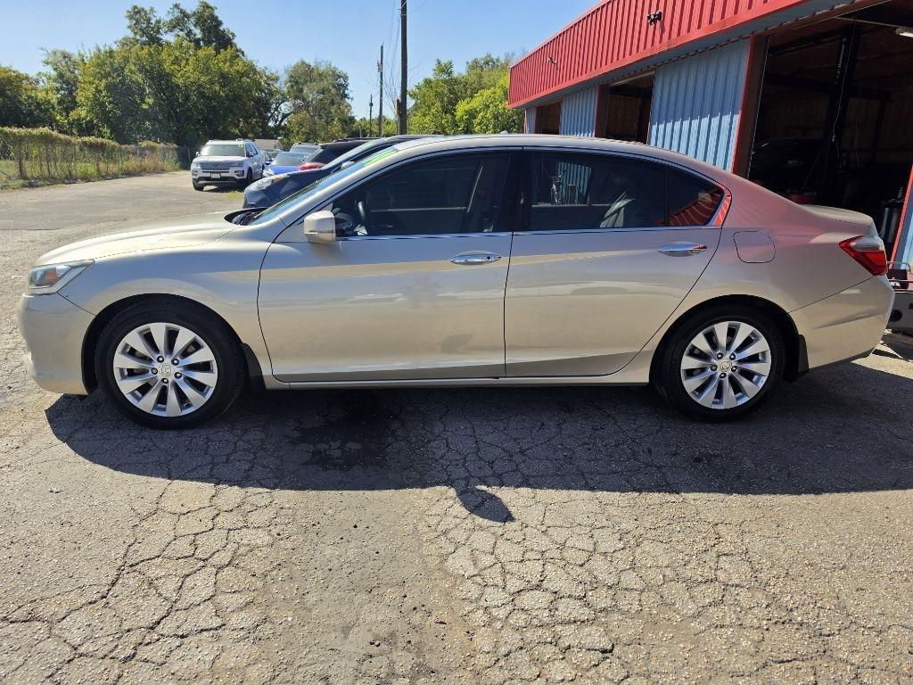 Honda Accord photo 9