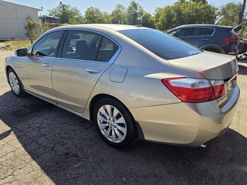 Honda Accord photo 10