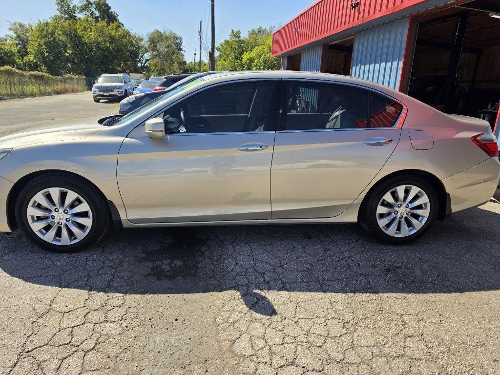 Honda Accord photo 13