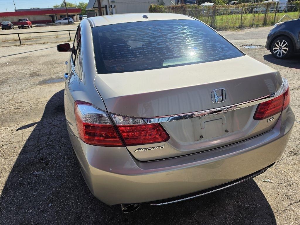 Honda Accord photo 15