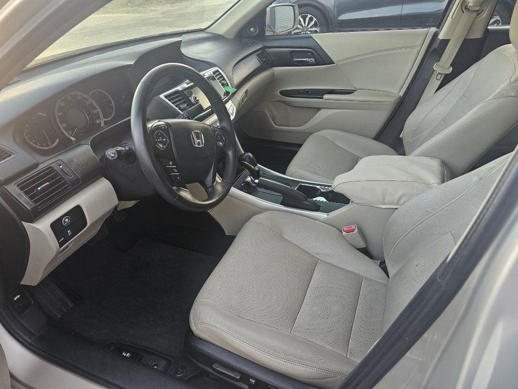 Honda Accord photo 17