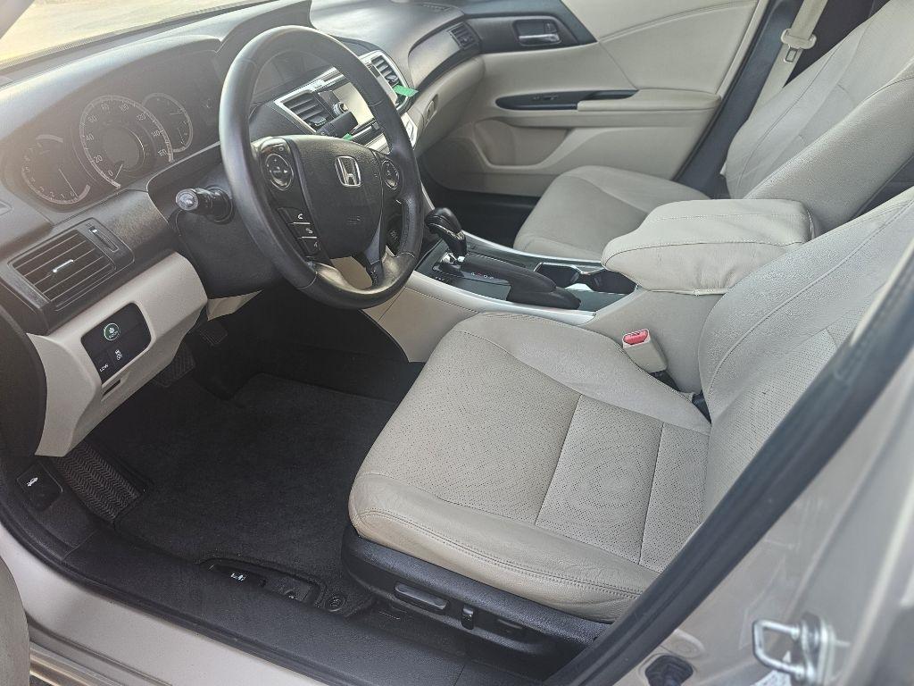 Honda Accord photo 19