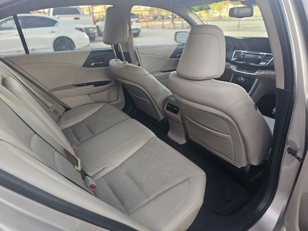 Honda Accord photo 21