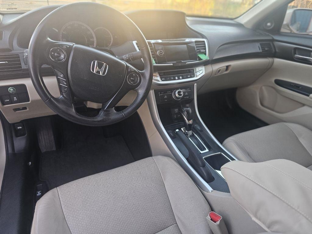 Honda Accord photo 22