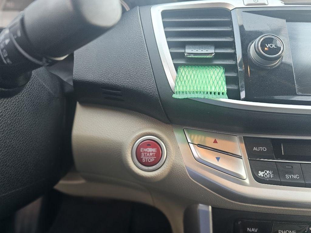 Honda Accord photo 25