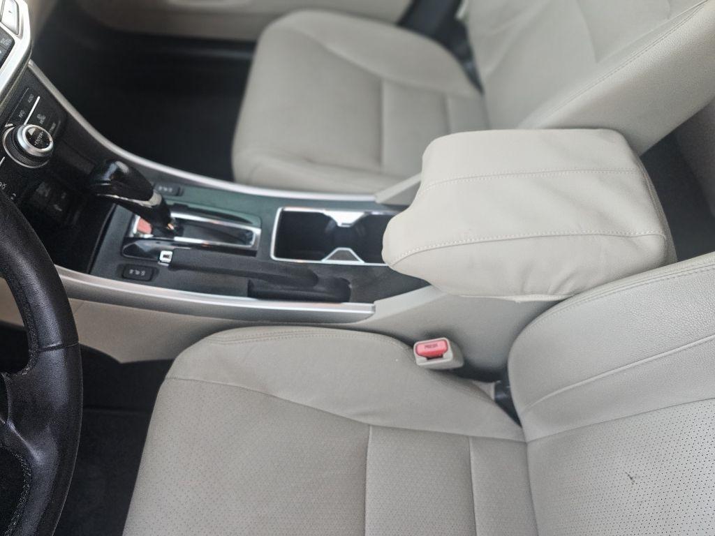Honda Accord photo 29