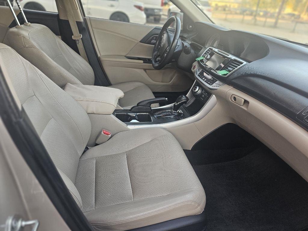 Honda Accord photo 31