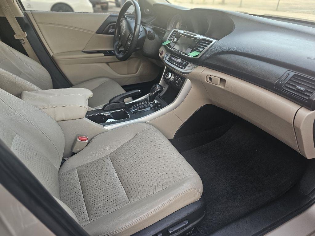 Honda Accord photo 32