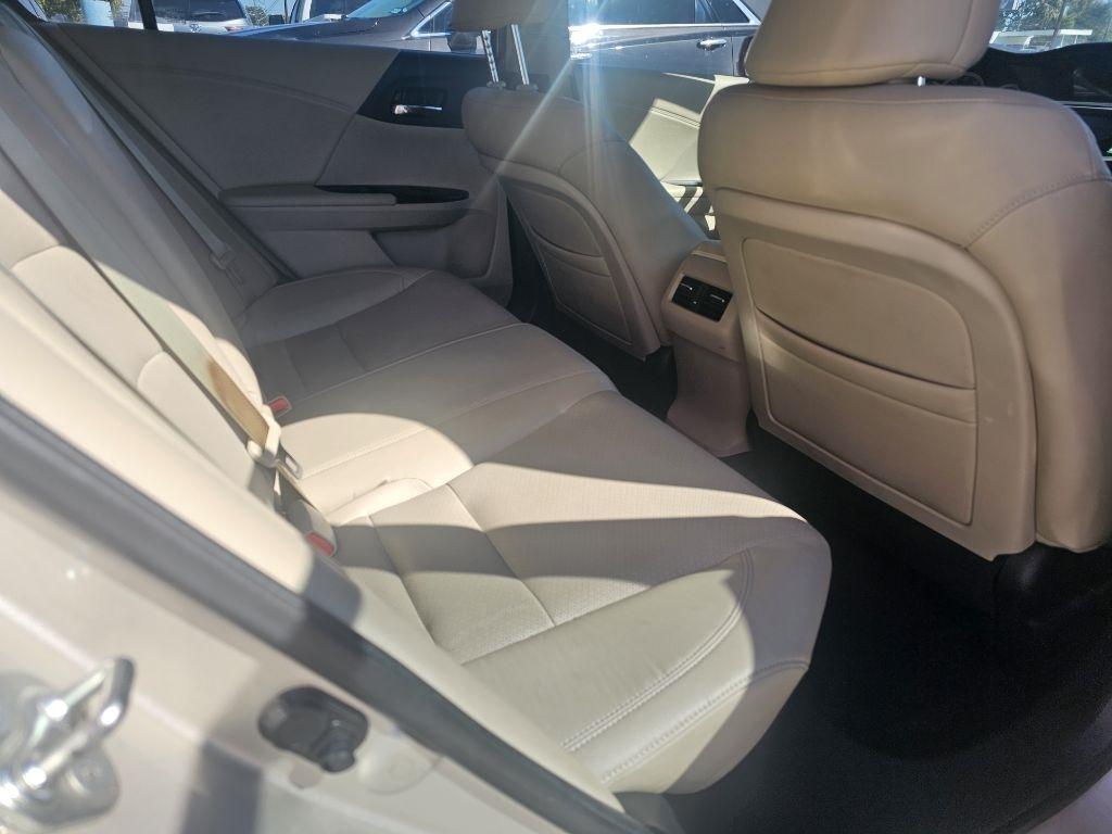 Honda Accord photo 33