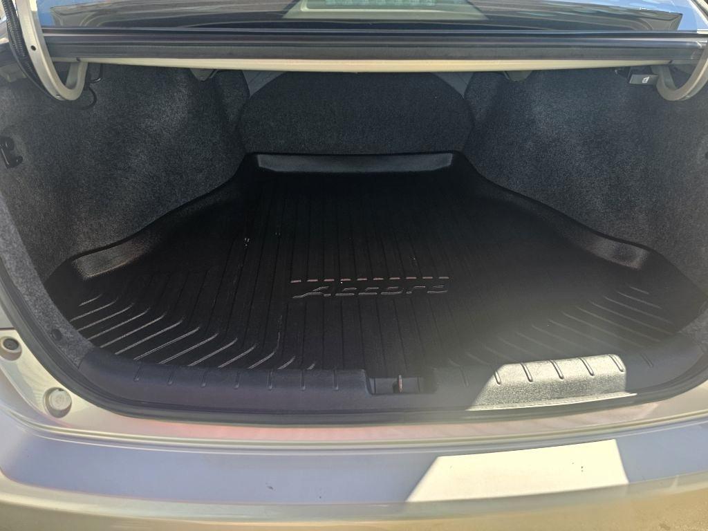 Honda Accord photo 34