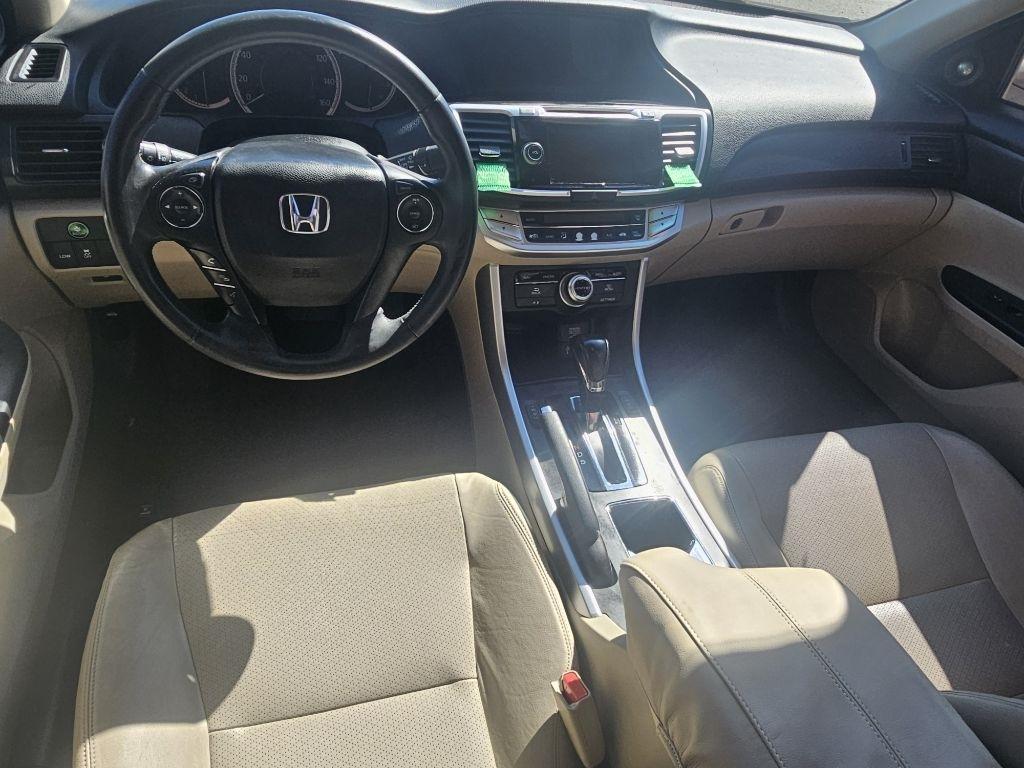 Honda Accord photo 35