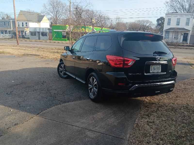 Nissan Pathfinder Platinum 2WD 2017