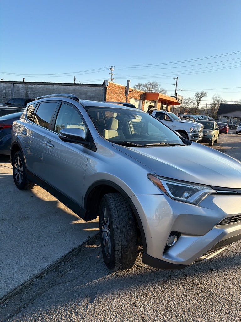 Toyota RAV4 XLE FWD 2018