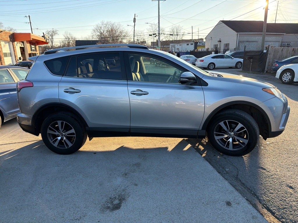 Toyota RAV4 XLE FWD 2018