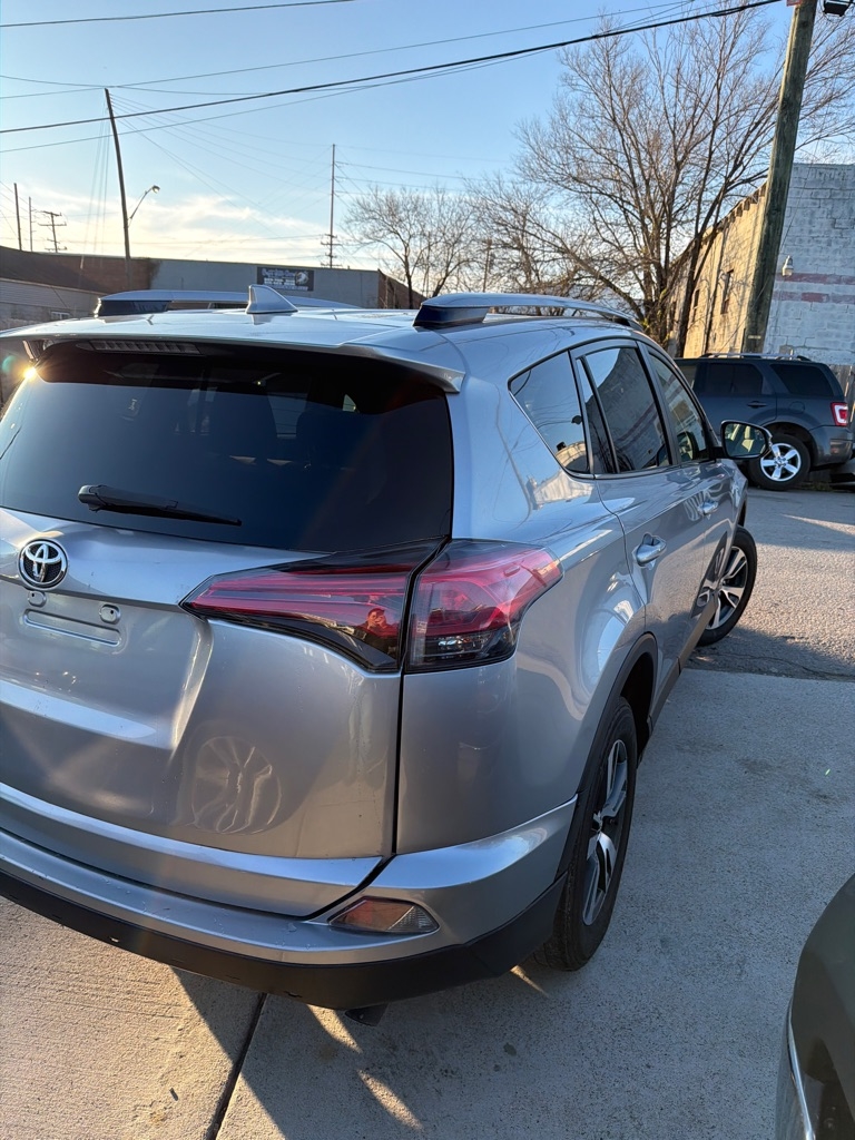 Toyota RAV4 XLE FWD 2018